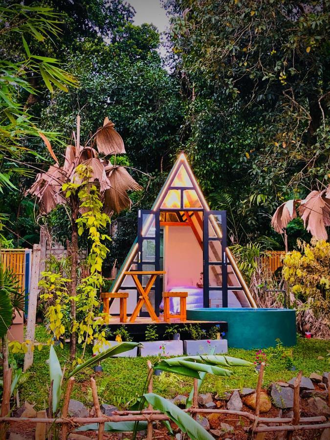 The We2 "Wildwood Elegance Escape" Bed and Breakfast Induruwa Εξωτερικό φωτογραφία